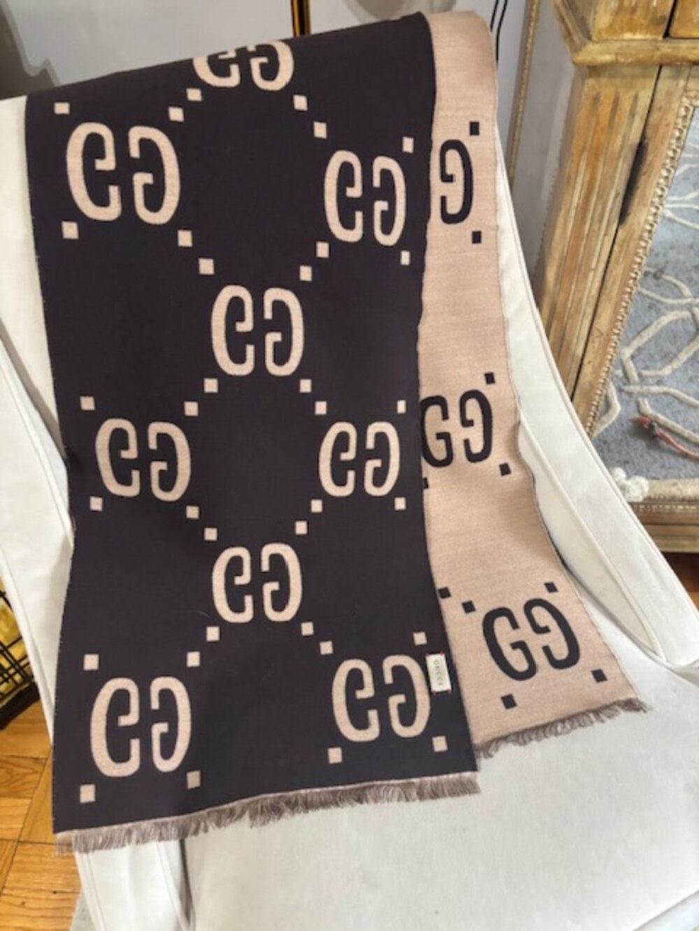 Unisex Gucci Scarf/HUGE